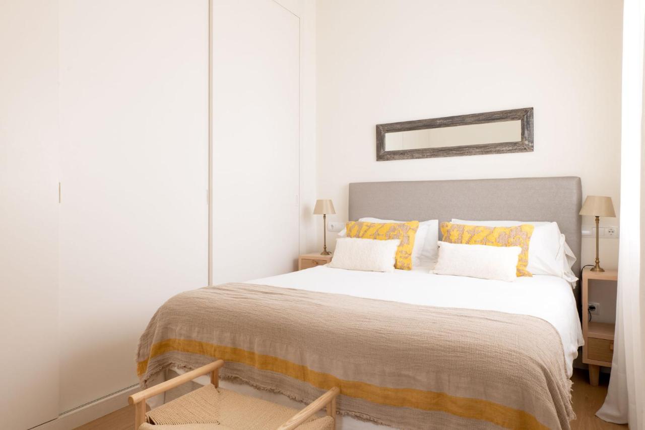 סביליה Plaza Nueva 2 Bedrooms & 2 Bathrooms מראה חיצוני תמונה
