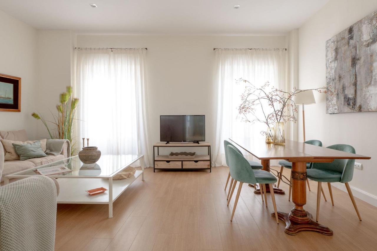 סביליה Plaza Nueva 2 Bedrooms & 2 Bathrooms מראה חיצוני תמונה