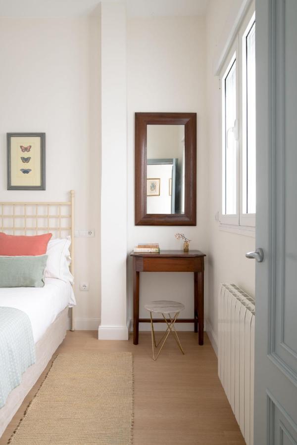 סביליה Plaza Nueva 2 Bedrooms & 2 Bathrooms מראה חיצוני תמונה